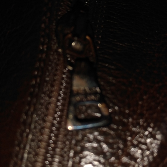 PRADA - Picture 4 of 6